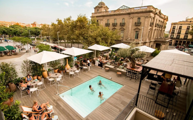 Hotel Oasis