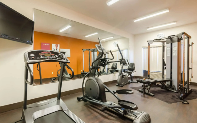 Comfort Suites Salina South