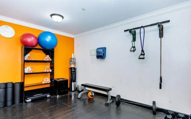 2BR Duplex Palmaruba Condos w Great Location