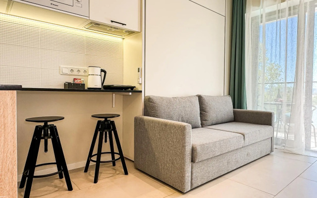 Aquamarine Apartment on Pionersky Avenue 20