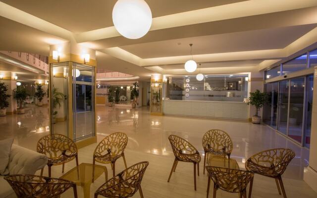Larina Ninova Thermal Spa & Hotel