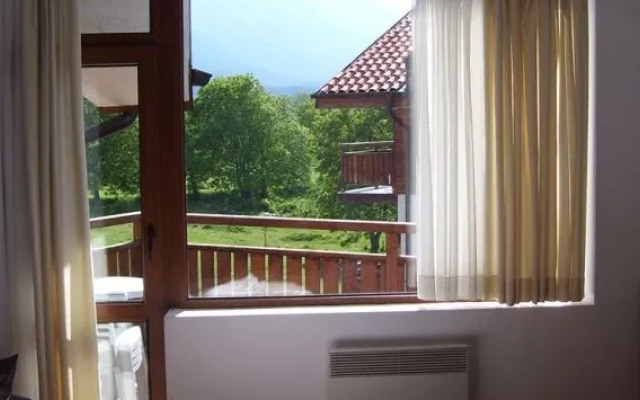 Four Leaf Clover Apartments to Rent