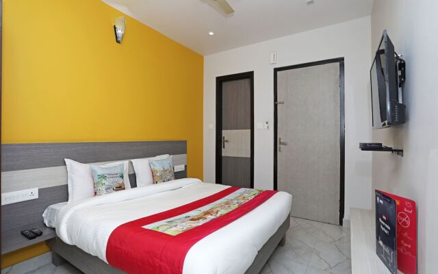 OYO 10228 Hotel Chandramouli