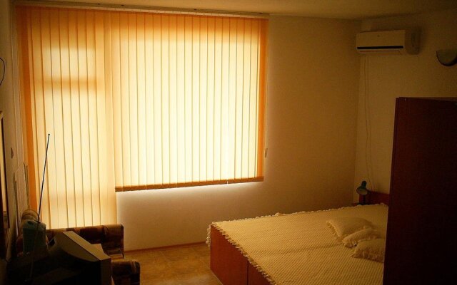 Tony Guest House