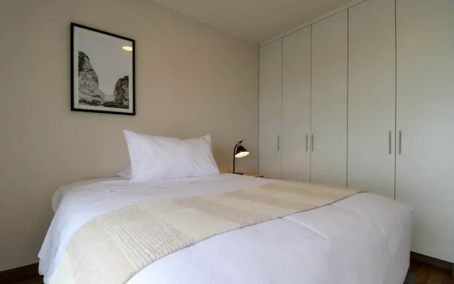 w Amazing 3BR w Balcony in San Isidro