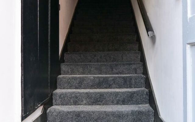 Ha'Penny Bridge Apartments
