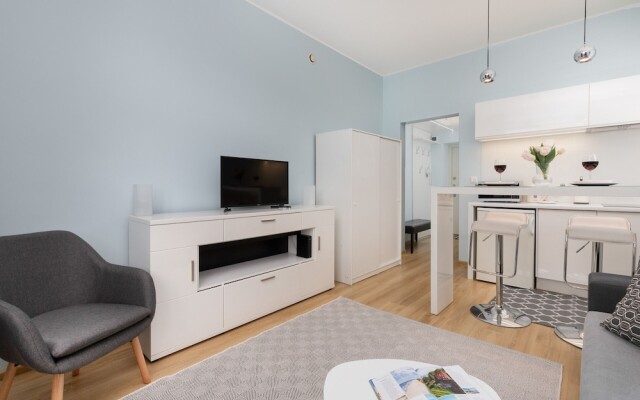 Świętojańska Studio Gdynia by Renters