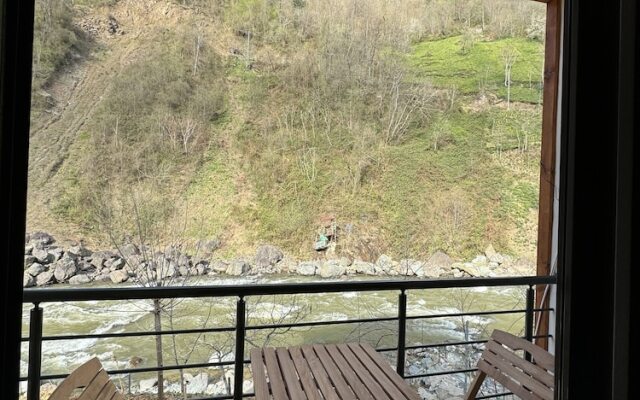Karadeniz Suit