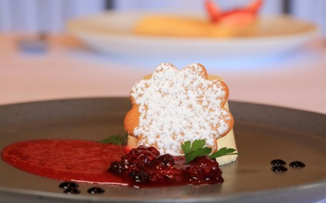 Riverland Motor Inn & River's Restaurant