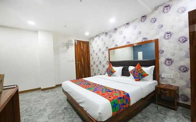 Fabhotel Mona Continental