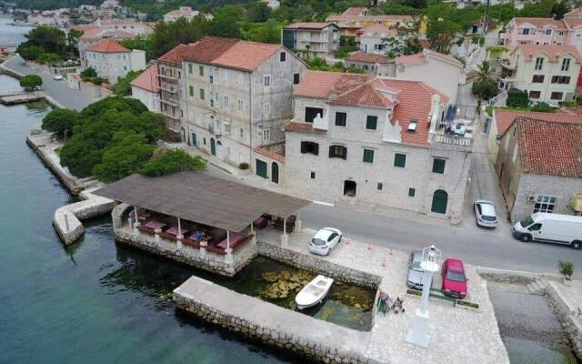 Apartments with sea view in Prcanj