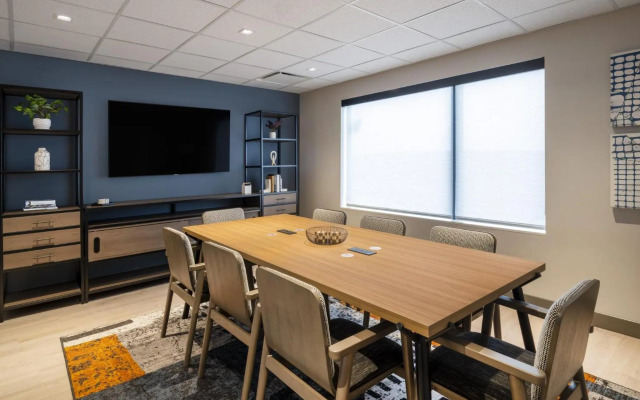 Atwell Suites Austin Airport by IHG