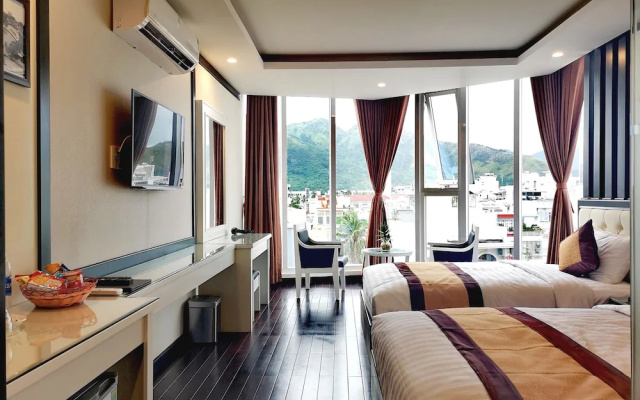 DHP Luxury Hotel