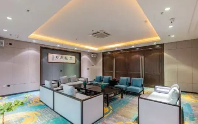 Lilac Hotel Lrene