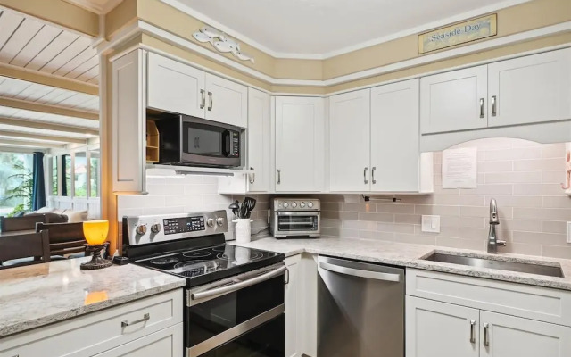 Dolphin Point 104b 2 Bedroom Condo by RedAwning