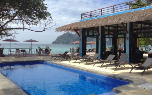 Phi Phi Long Beach Bungalow
