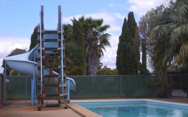 Y Motels Kingaroy