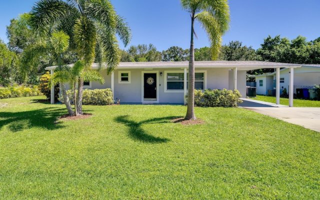 Dog-friendly Vero Beach Retreat w/ Porch & Grill!