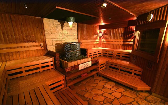 Nikoh Capsule Hotel Refre - Hostel - Caters to Men