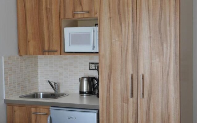 Mirivili Rooms & Suites Hotel