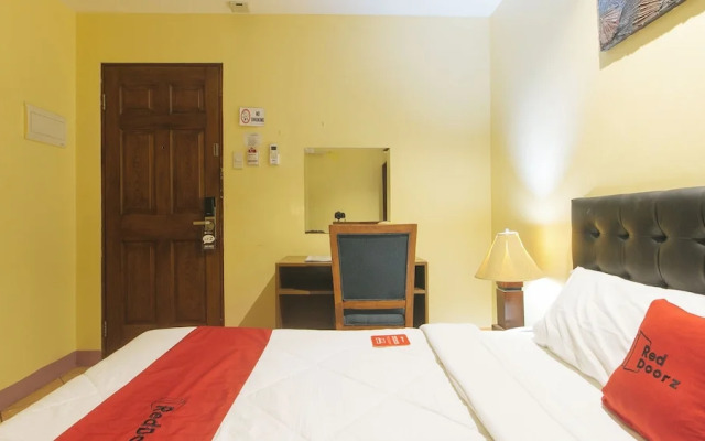 Reddoorz at Comfy Inn Ermita Manila