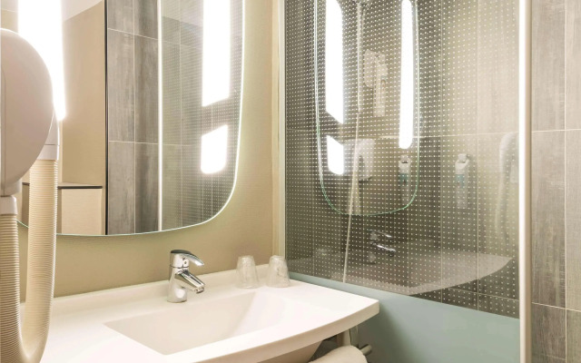 Ibis Paris Gare Du Nord Chateau Landon 10ème Hotel