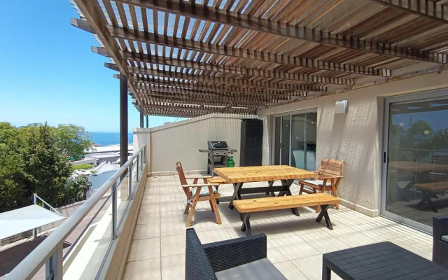 The Aqua - Sleeps 4 - Patio & Sea Views