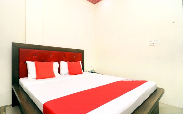 OYO 40853 Hotel Classic