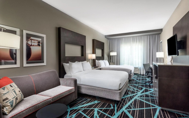 Holiday Inn Express & Suites : Charlotte Airport