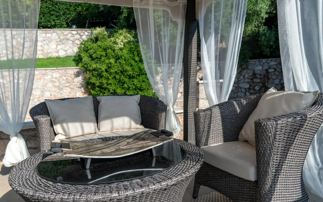Luxurious Villa Kastro