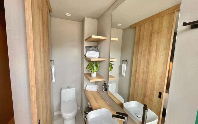 ICON 100 Luxury Apartasuites