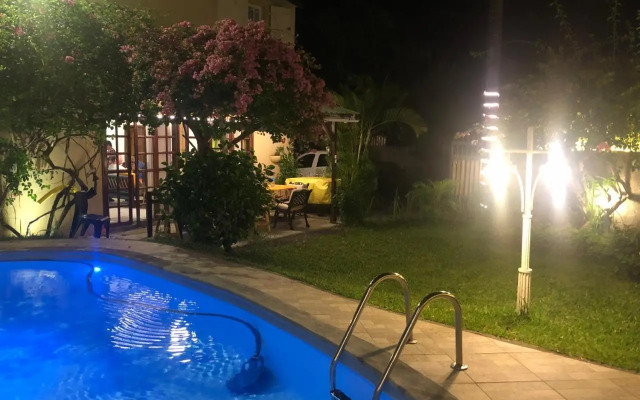 PAILLE EN QUEUE with HEATED POOL PISCINE CHAUFFEE
