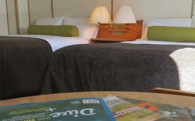 Triple J Hotel & Cabins