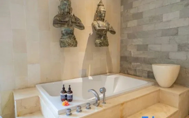 OMEKAI Cemagi by Nakula