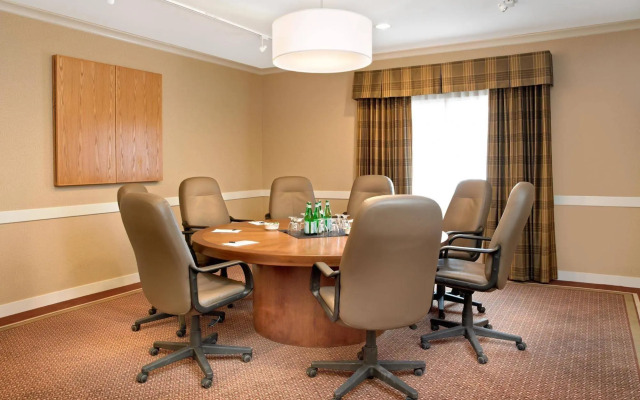 Coast Canmore Hotel & Conference Centre