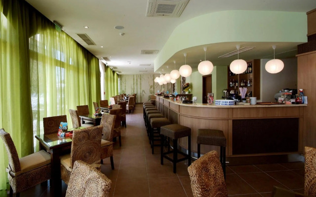 Royal Sun Apartments by PMG