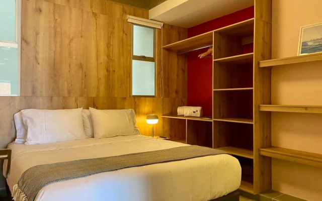 Captivating 3BR With Balcony n fan in Laureles