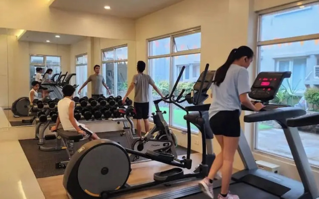 Room-cozy Cebu City Condo - Heart of the