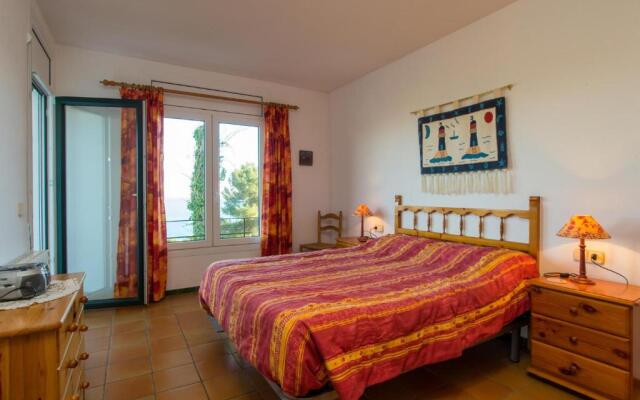 L-1 Calella DE Palafrugell 8 PAX