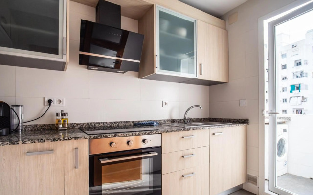 FAMILY FLAT CLOSE to the CENTER