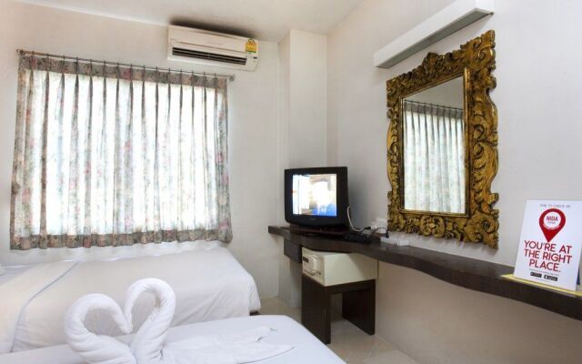 NIDA Rooms Talat Yot Night Market