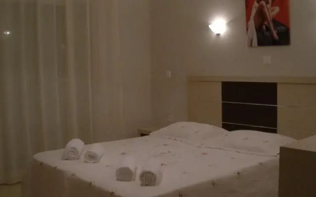 Phaethon Apartments & Studios