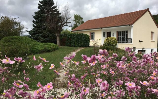 House With 3 Bedrooms In Villemoyenne, With Enclosed Garden And Wifi 15 Km From The Beach