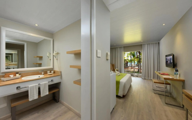 Mauricia Beachcomber Resort & Spa