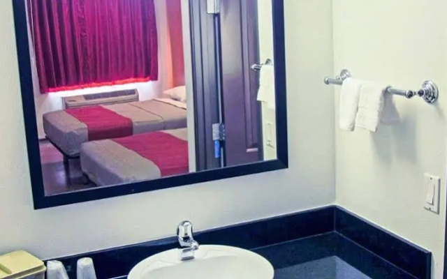Howard Johnson Inn Victorville