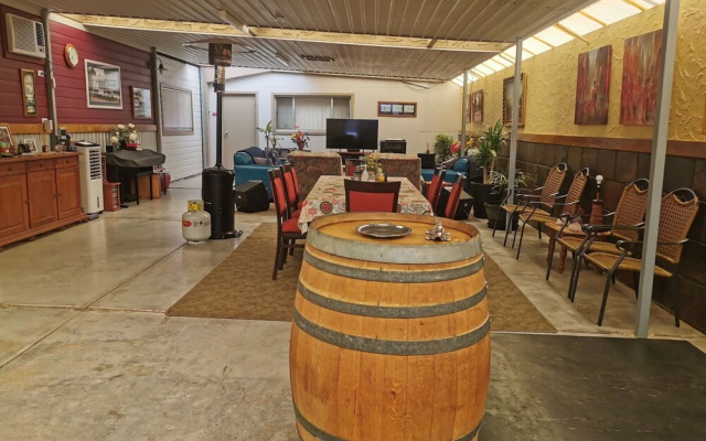 Chrissie's Dongara - Pet Friendly