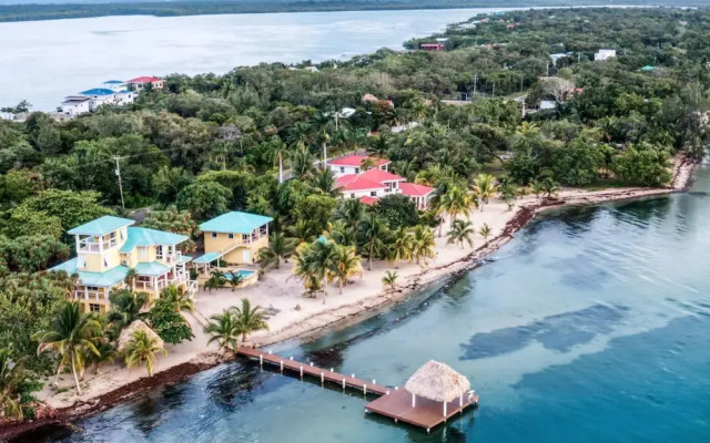 Lucky Duck Villa - Huge Beachfront Pool and Pier