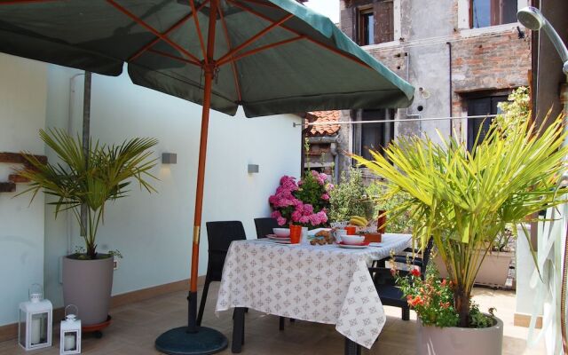 Loft With Terrace 10 Minutes From S Marco