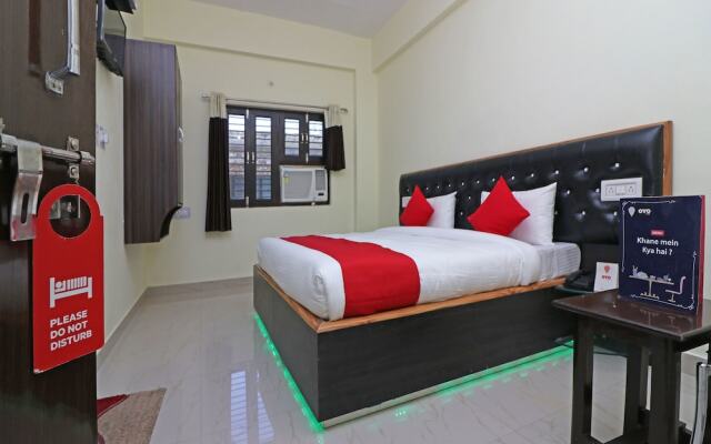 OYO 12760 Pragati Palace