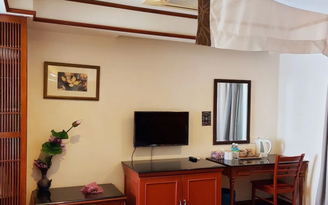 Alpine LXPD Full Seaview Water Chalet